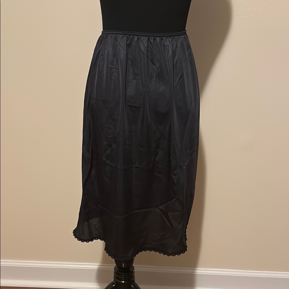 ❤️3/$15❤️ Vintage Warners Black Half Slip with slit - Picture 8 of 12